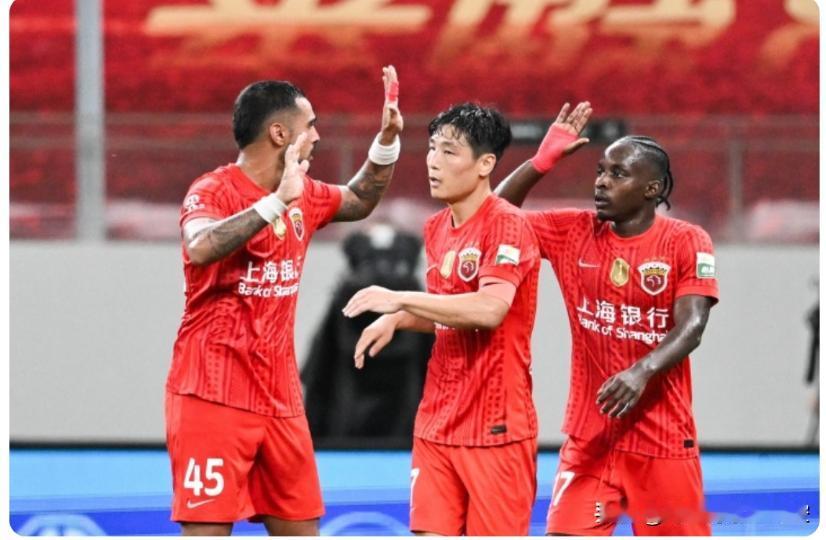 上海海港2:1青岛海牛，对上海海港主要球员打分评价如下:1、武磊:9.4分今