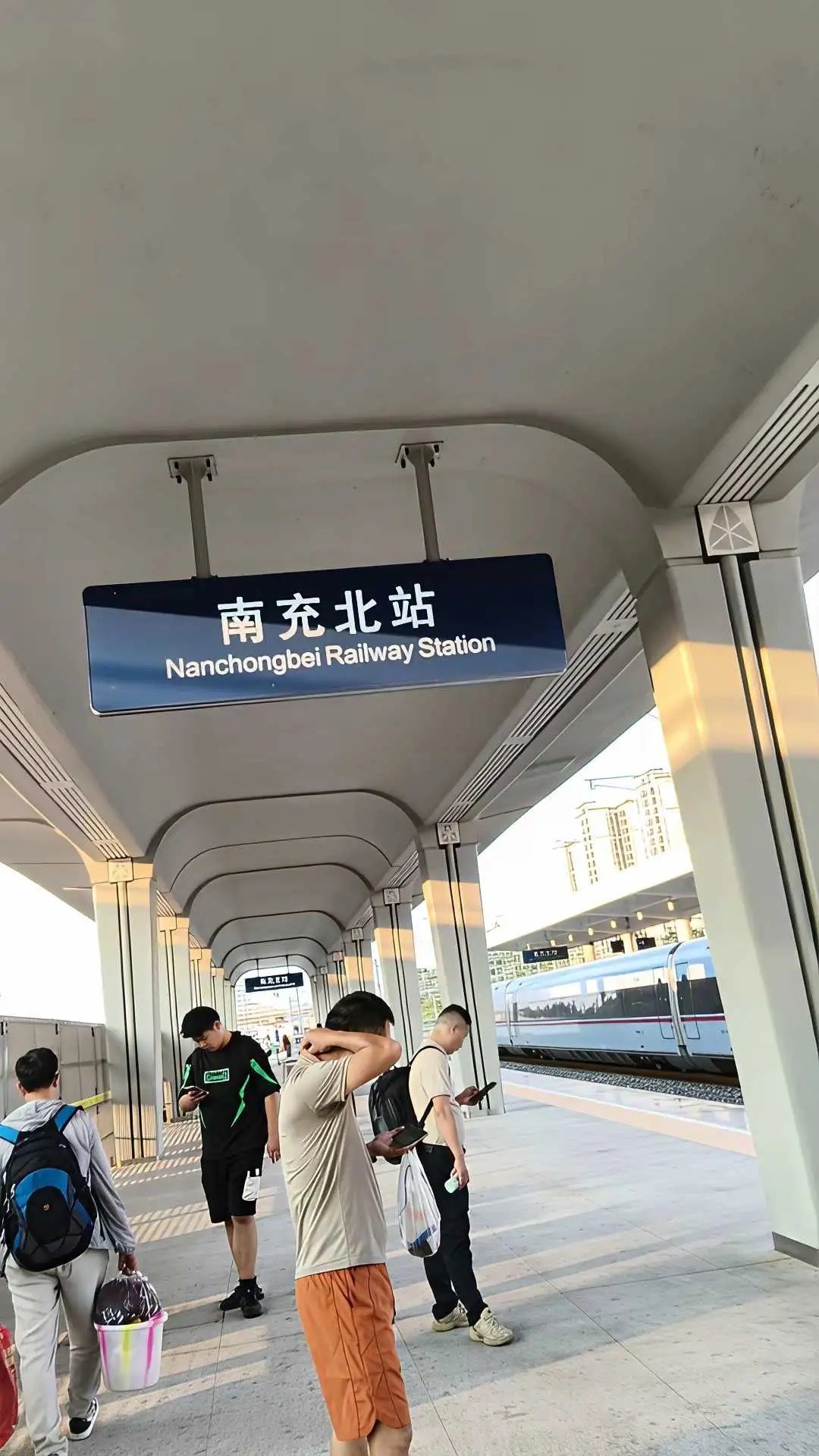 南充的马拉松车站，没有十年脑血栓设计不出来