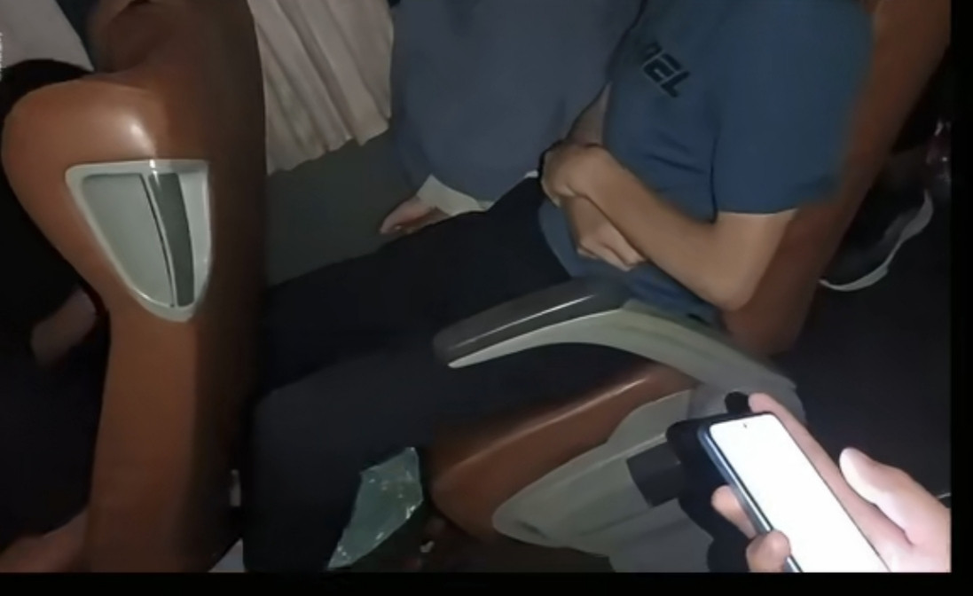 小女孩独自乘大巴车被骚扰，路人挺身而出揭穿“老人坏心思”8月6号，成都开往江苏