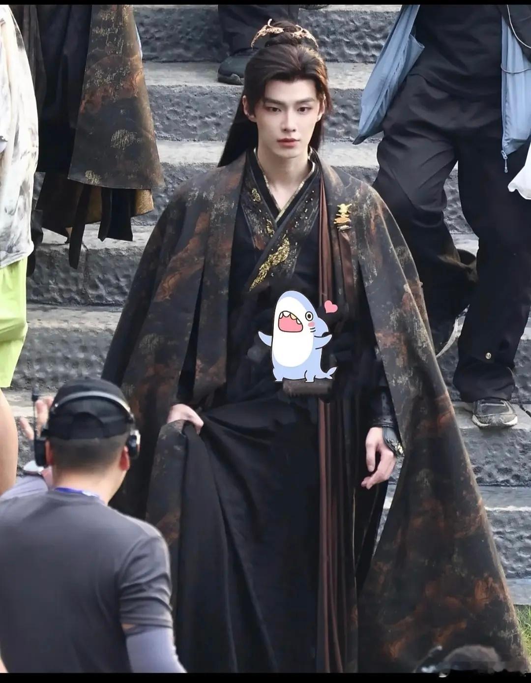 何与李兰迪妆造怎么样