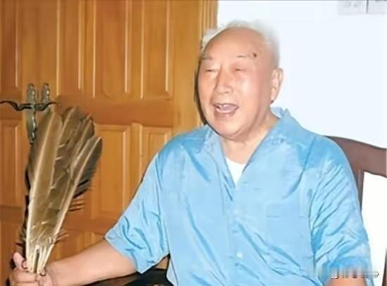 会上吵得拍桌子，16年后坦诚认错，老一辈将领的坦荡让人敬佩中原突围胜利后，