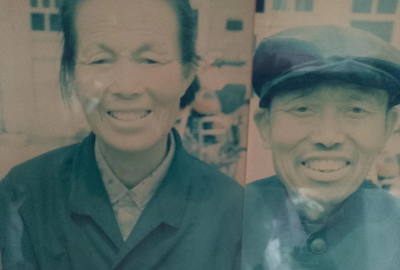 老爸离世无尽哀思（24）今天7月26日，老爸离世24天了。