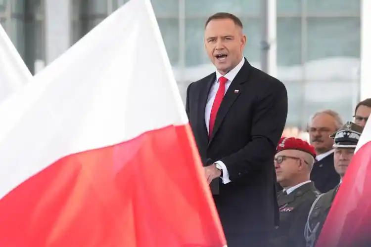 波兰如今嚣张到没边，摆出一副天不怕地不怕的架势，前脚叫嚣踢走俄罗斯，后脚又想把中
