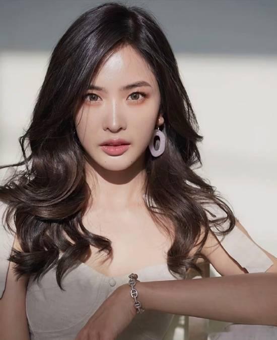 泰国女星Mild富豪老公被曝性侵亲弟孕期曾力挺丈夫近日，泰国女星Mild富商老