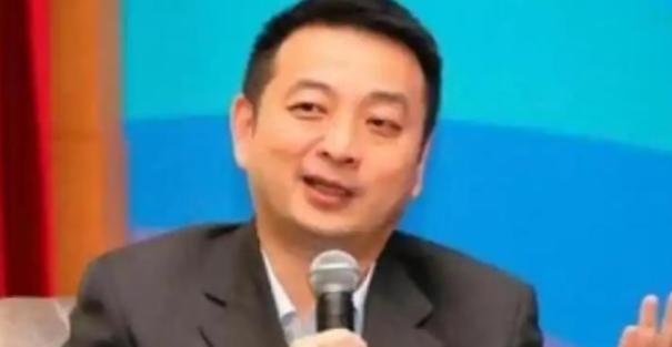 人口专家梁建章算了一笔账：一孩每月补1000，二孩2000，三孩3000，直接发
