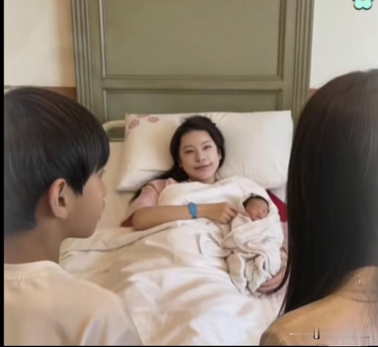 难怪马筱梅要回台湾生孩子几个优势显而易见不仅能得到年轻力壮的母亲照顾还可以