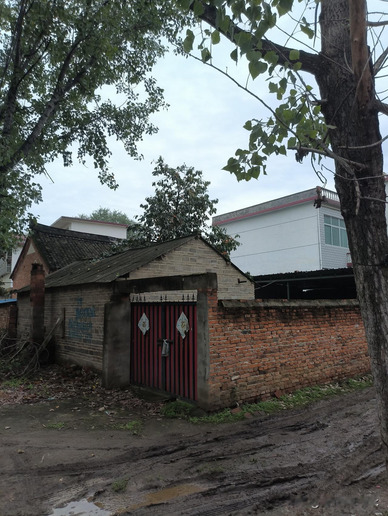 虚荣心，不知害苦了多少女性！这些年，几乎所有女性嫁人时，都要求夫家在城里买房，