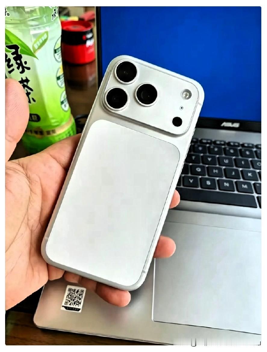 我老公真是个极品，花了500友情价买了他同事的iPhone13icon，然后以旧