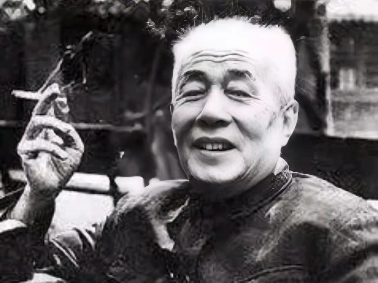 1947年，地下党员王冶秋走进院子，看到满院子的军统特务，就知道自己的身份暴露了