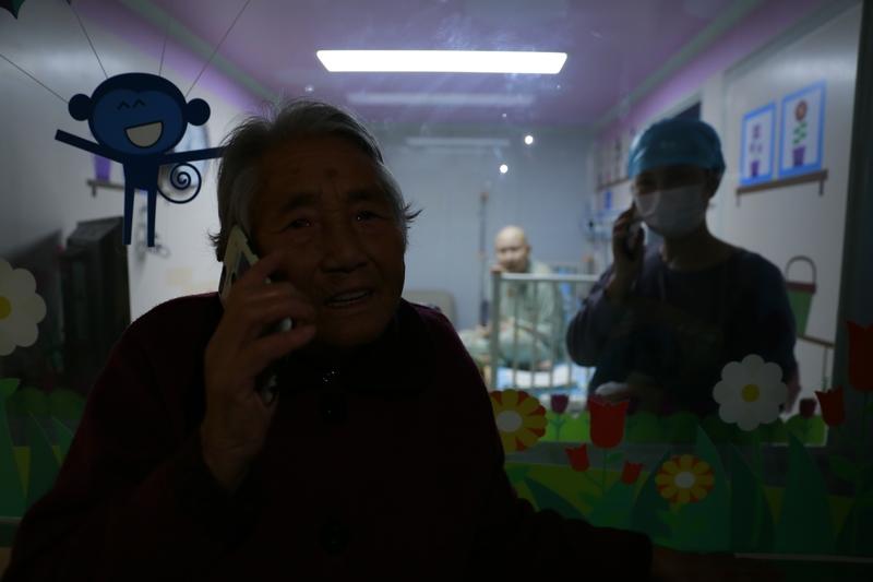 日本这个68岁女子的事儿真让人无语。“啃老族”一般常见于年轻人，在日本还有“蛰居