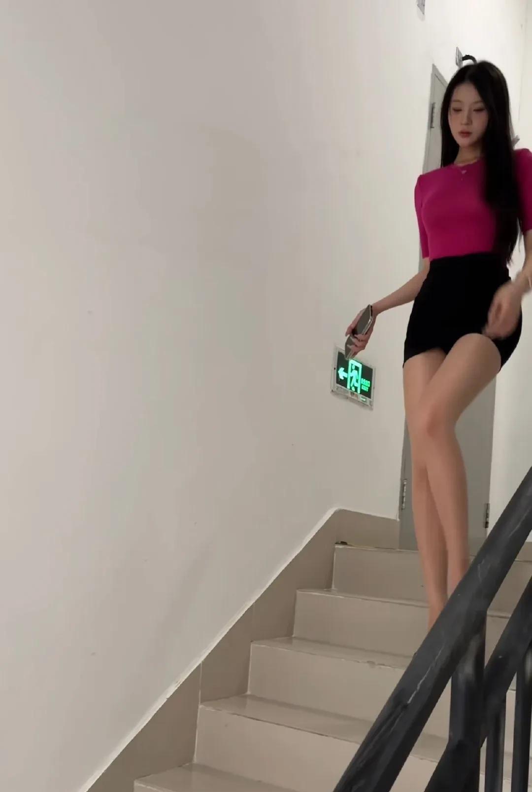 刚好楼道碰见，有点心动怎么办？