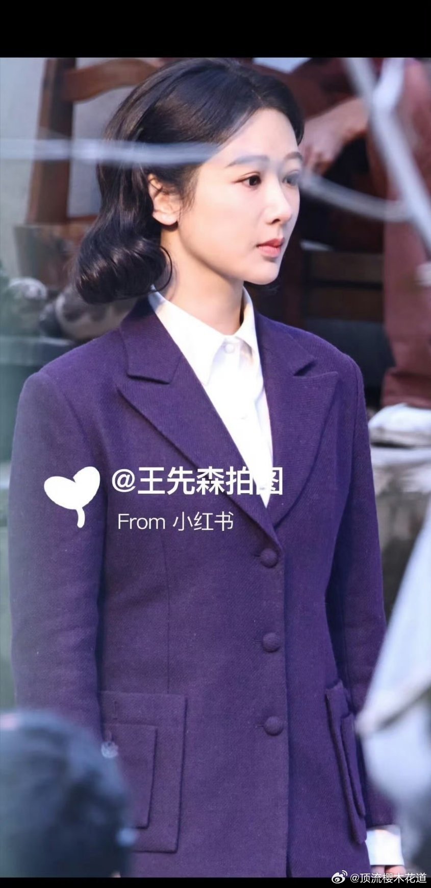 杨紫玉兰花开君再来生图，及几个饰演女儿的小朋友。