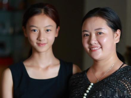 女孩因撞脸张柏芝全网走红这个颜值真的扛打啊，不得不说，遗传基因就是好​