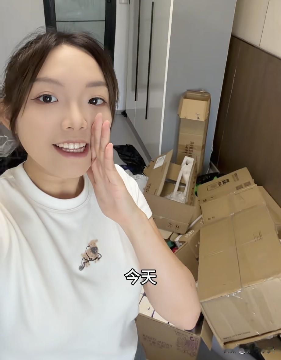 大妹这是被海军逼的改变策略了？不过大家都不看好。大妹已经在南京租了房子，这几天