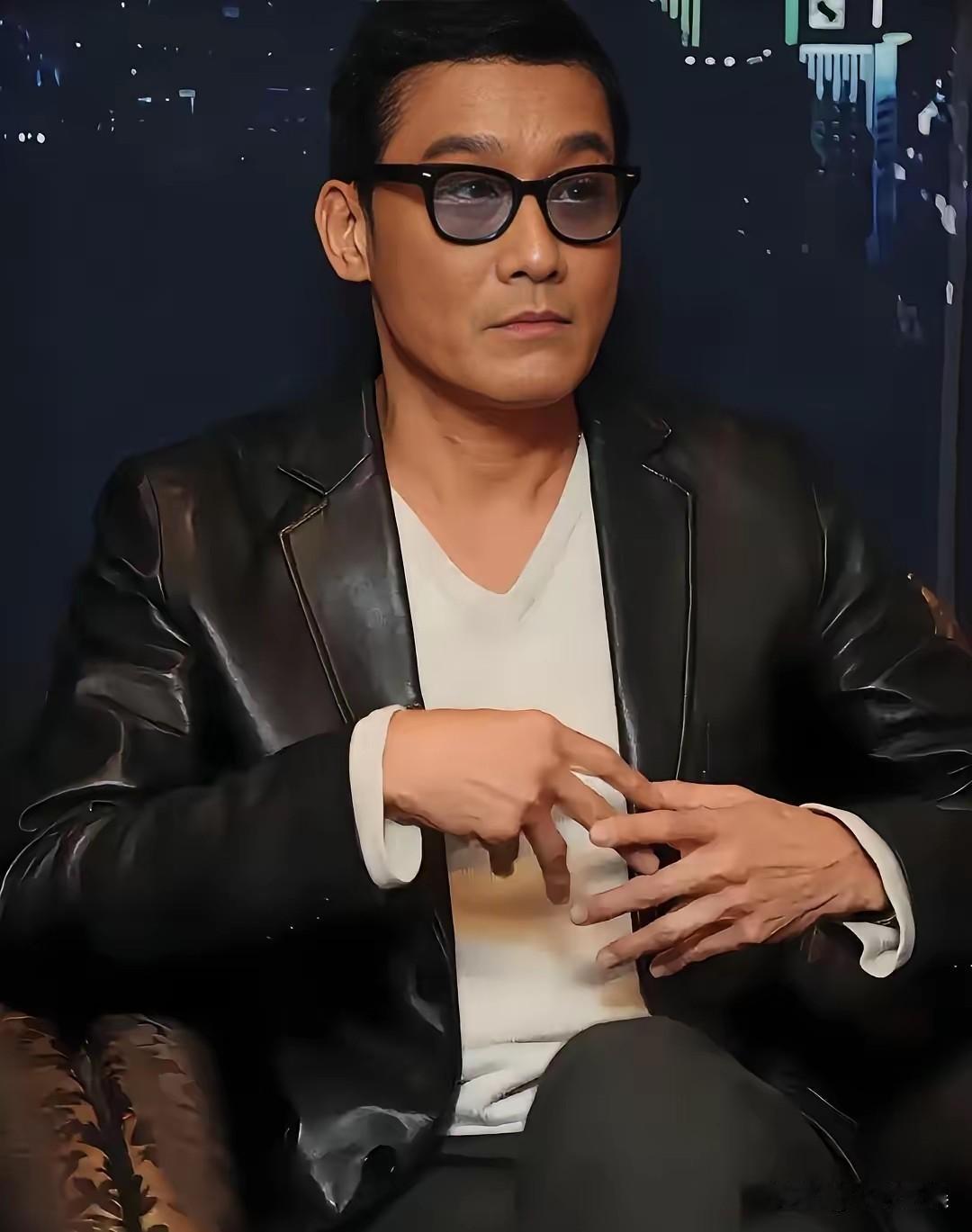 梁家辉这段话，最近又被翻出来刷屏了。视频里他说：“内地的朋友，如果来香港，你们会