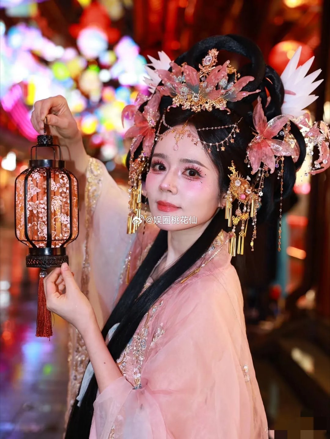 韩佳人化网红妆，真的纯纯浪费颜值！没想到现在韩国人不光爱去张家界，还迷上了来上海