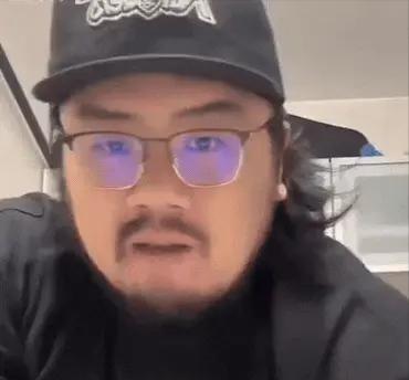 一位美籍越南人，在谈到华人的时候说道“自己发现80年代，90年代，移民美国的这一