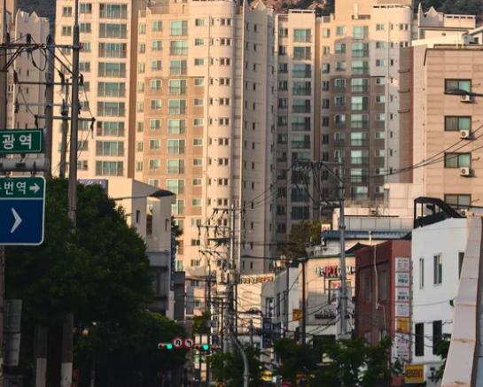 在韩国待了三年，我最大的感受是：这个国家不亚于我国的二线城市。不是贬低，是真心觉