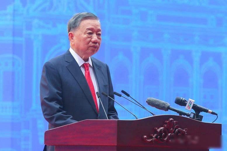越南经济增速目标定得太高，政坛派系斗得厉害，老百姓日子越来越紧巴巴2026年