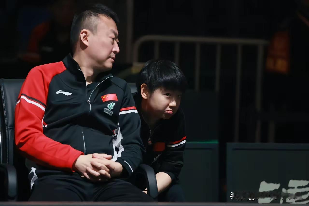 莎莎小嘴一撇的样子，太好玩儿，太可爱了！[捂脸哭]莎莎赢了三局之后，和马琳指导复