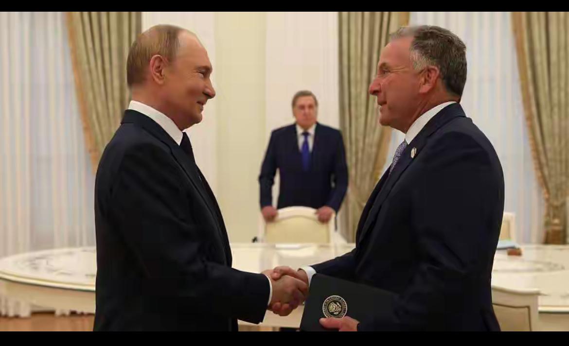 特朗普为什么这么热衷俄乌停战，而为是让乌克兰割地求和屈辱的停战。华尔街报道，特