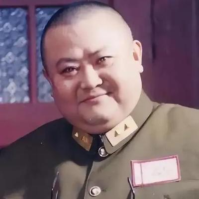 1948年10月，蒋介石让给淞沪警备司令宣铁吾发去密电，让将范绍增抓捕押往南京，