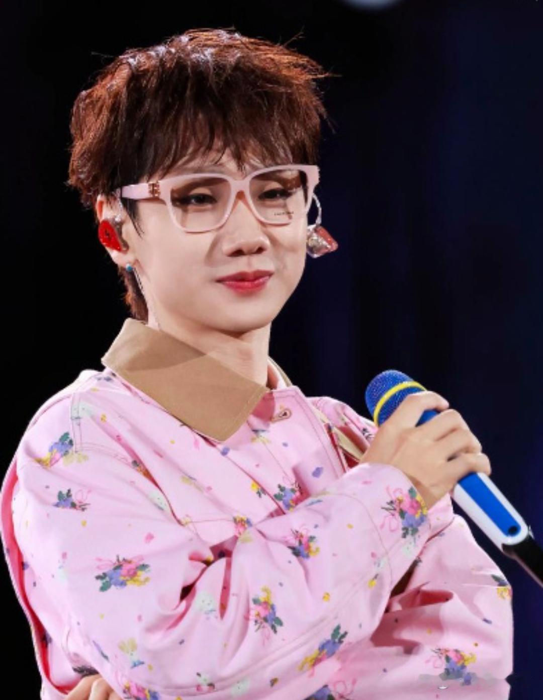 1.李小冉和徐佳宁不止是夫妻，更是紧密绑定的商业伙伴，只要没出现原则性大问题，两