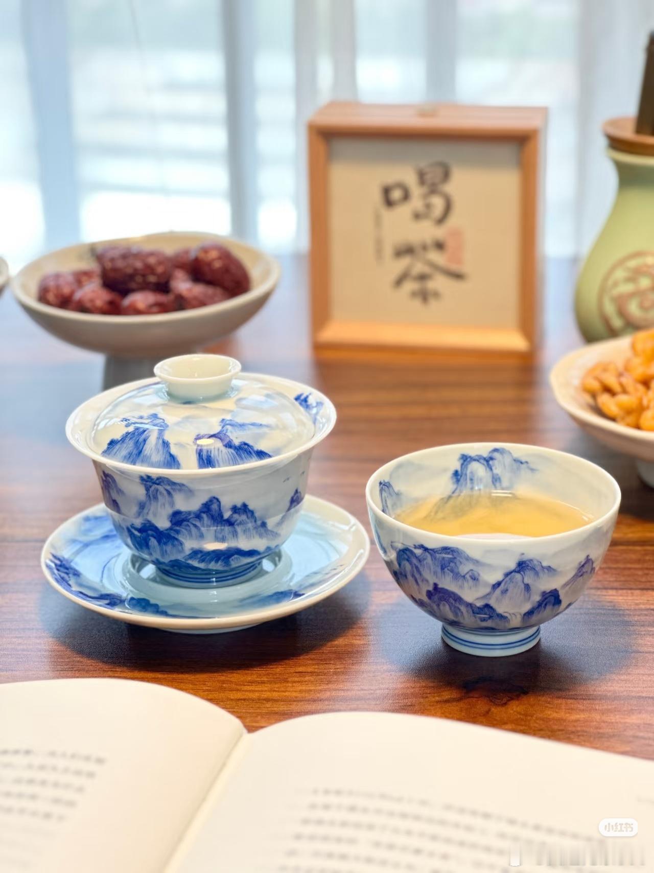 所有长久稳固的人际关系，本质都是价值交换。价值可分三类：1.情绪价值：让人感到舒