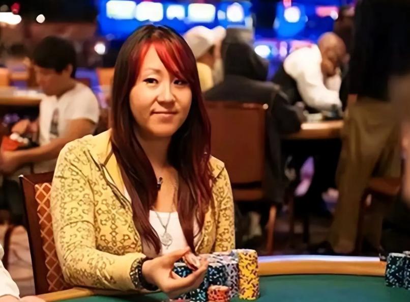 2019年，“华裔美女赌神”赵苏茜一夜狂扫400万美金。然而一年后，她却惨遭强暴