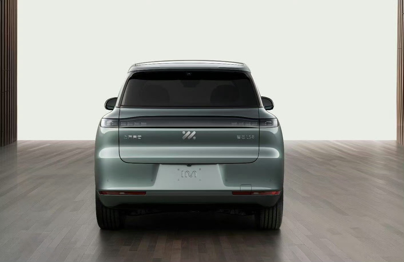 智己悄咪咪的就把LS8给申报了，很明显这就是基于LS9调整出来的，有意思，我感觉