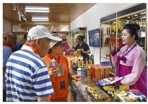 假发、蚕丝、电力、矿石……这些听起来毫不惊艳的商品，竟然撑起了朝鲜对外贸易的近乎