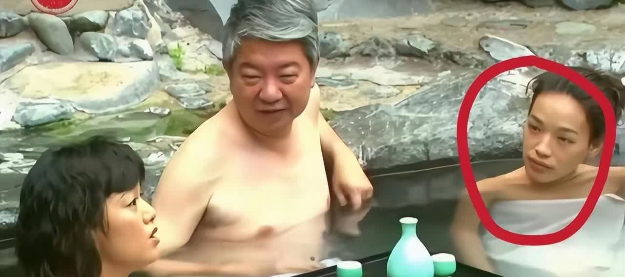 蔡澜离世，“老照片”被扒，舒淇受到牵连？一张蔡老爷子泡温泉的照片，却让人