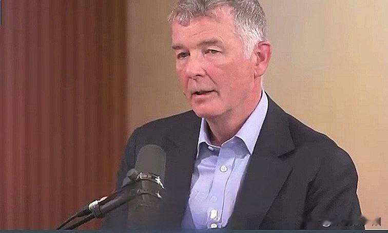 英前军情六处负责人穆尔放了个猛料：泽连斯基为了和平，居然准备让出国土的20%——