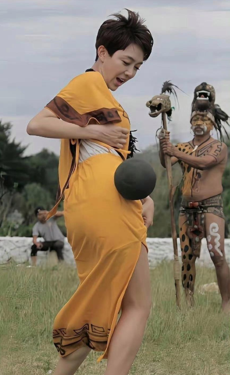 姜妍旧照，不过身材比例是真的好啊！
