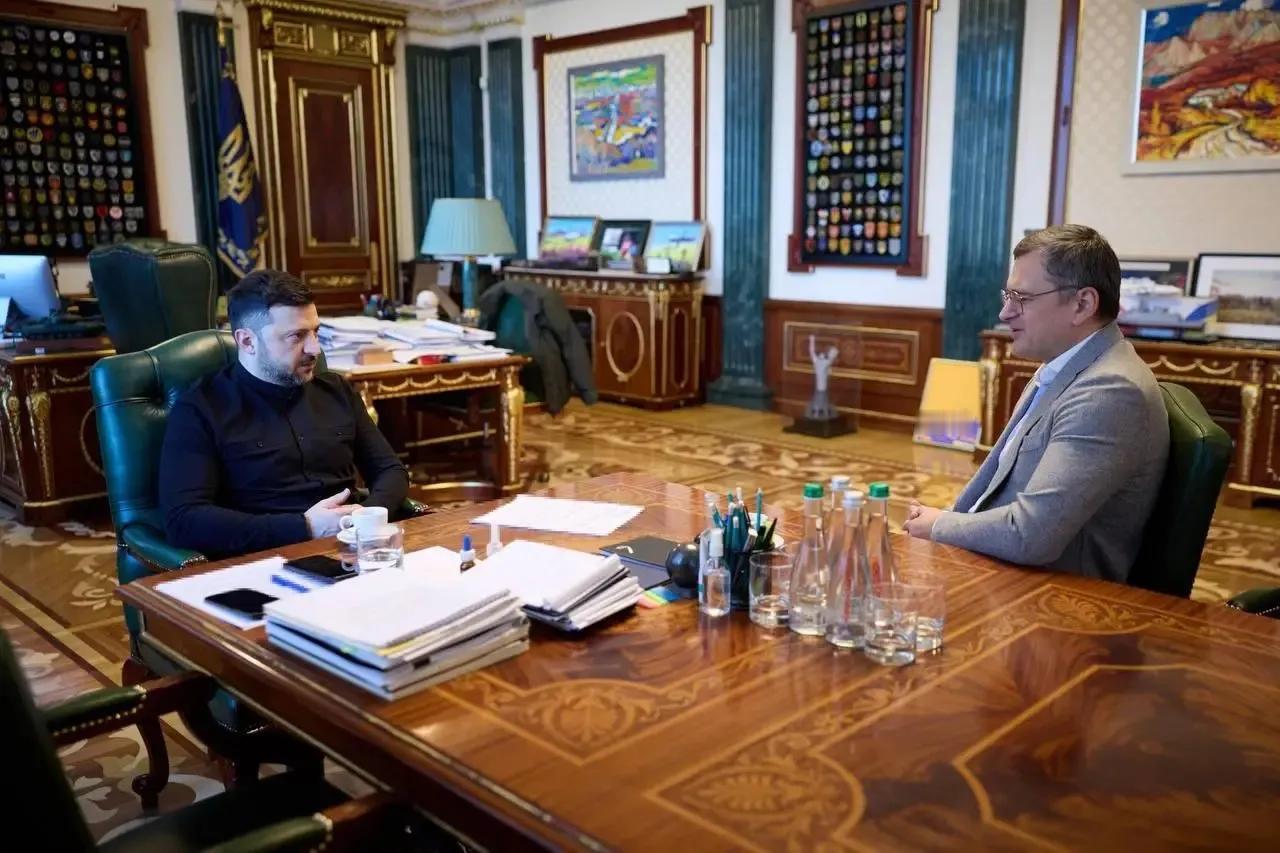 据乌克兰媒体报道，泽连斯基最近会见了乌克兰前外交部长德米特罗·库列巴，暗示他可能