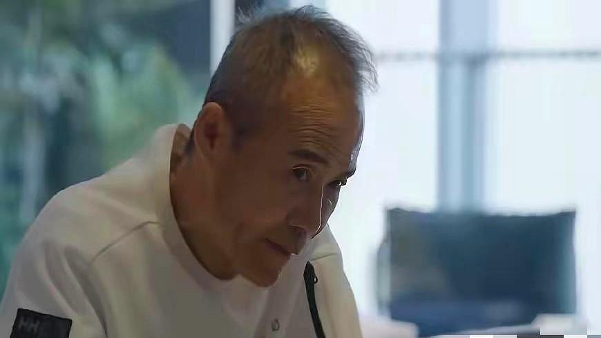 首支流出的视频里气氛肉眼可见地降温——田朴珺甩出一句“我从来不问你几点回家，也不