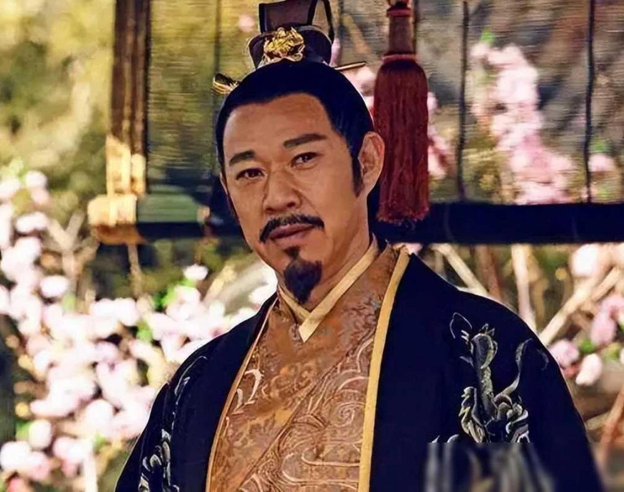 推翻一个王朝靠的是什么？你以为改朝换代靠的是一个英雄拍案而起？错。真正能把一