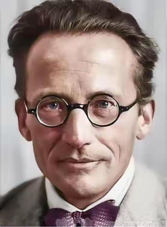 1925年，物理天才薛定谔背着老婆，跑到别墅跟情人过圣诞节，可让人震惊的是，约会