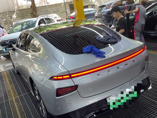 经常停树底下的车应该怎么做今天把我的P7拿去洗车，洗完发现经常停树底，树脂怎么