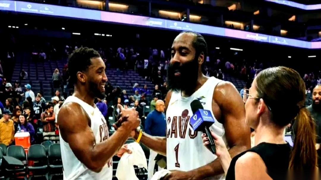 A·史密斯那老哥说话是真够狠的，直接往尼克斯球迷心窝子上捅刀子：“我不管布伦森