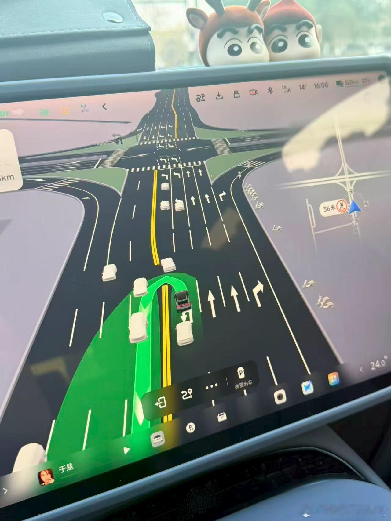 为什么对新UI喜欢不起来呢，图一这种导航融合sr的模式，和之前的极越很像。图二这