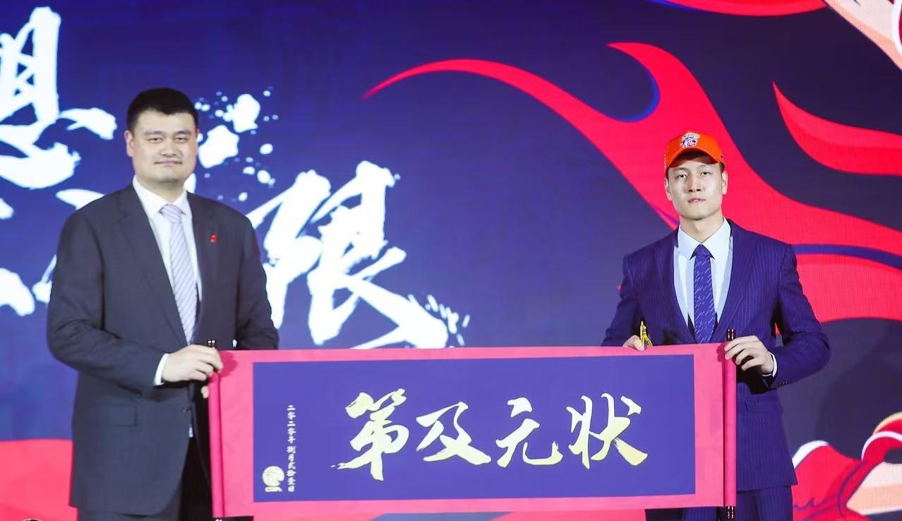 广东试训本土状元中锋，低配版王少杰，符合杜锋一切要求广东队走了一位状元，可能会