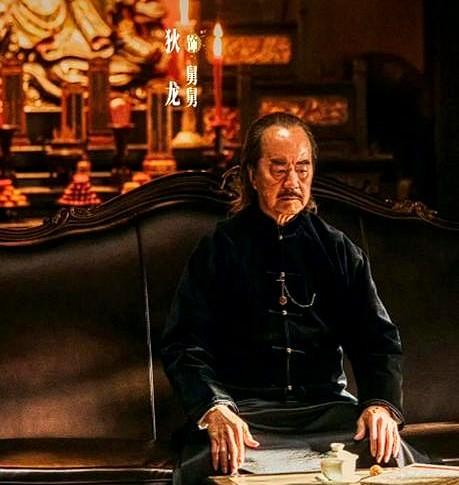 姜文的面子都不给，狄龙扭头就进了王宝强的剧组，这事儿没那么简单。都以为是王宝