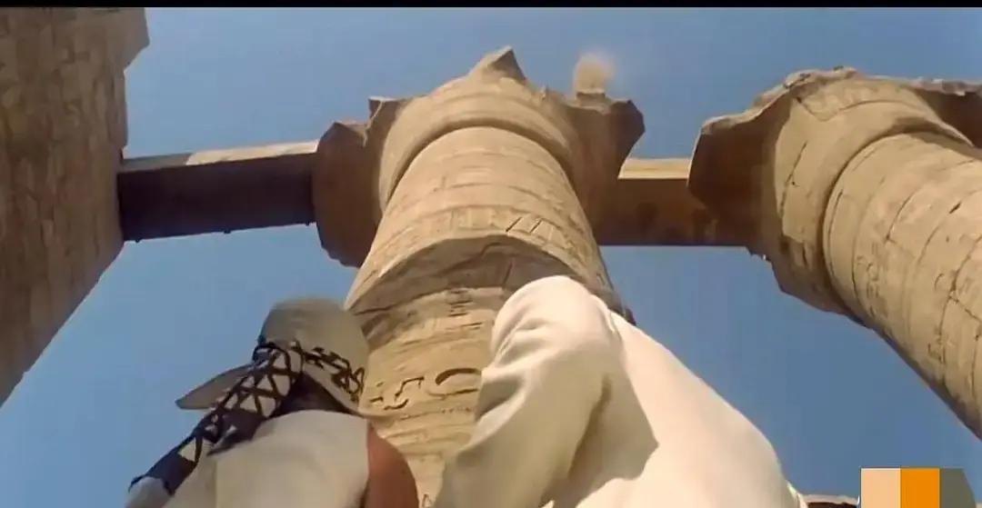 盖尔·加朵版《尼罗河上的惨案》刚上线，我就二刷了一遍。游轮上那束黄玫瑰刚出现