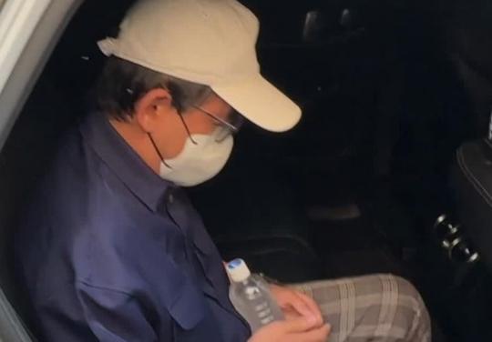 民进党“立委”范云发文指出，台湾艺人黄子佼持有37名共2341个X影像案，判决确