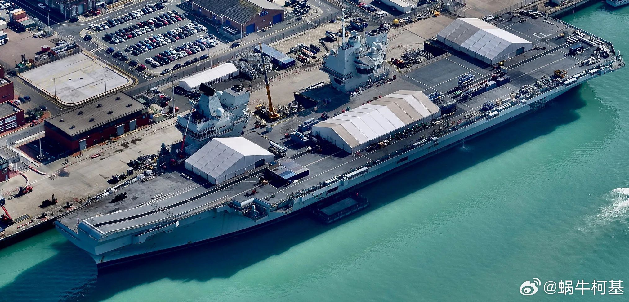 为应对中东危机，威尔士亲王号航空母舰接到五天出航通知。来源：NavyLooko