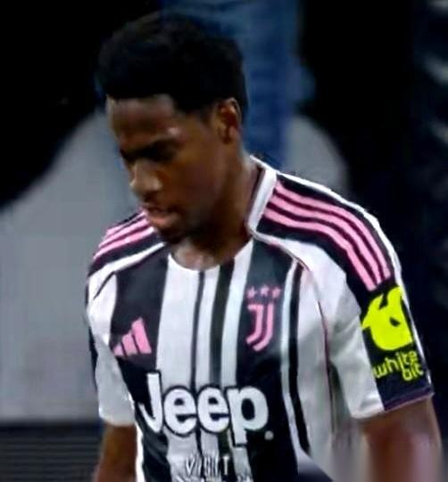 一个被孤立，一个被惦记，还有一个高薪的爷眼看要合同到期。我跟你说，尤文这锋线哪