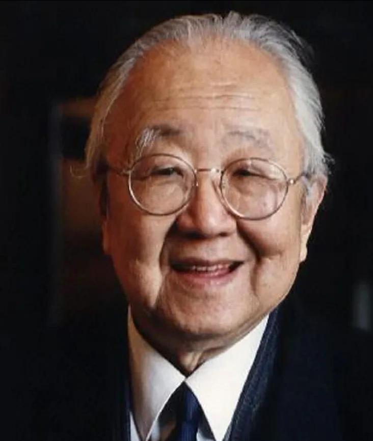 1975年，国学大师启功的妻子章宝琛病逝。咽气前，章宝琛对启功说：“我在后院藏了