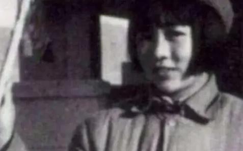 1938年冬，一位母亲带着儿子一起报名黄埔军校。招生负责人对母亲说：“你年龄超了