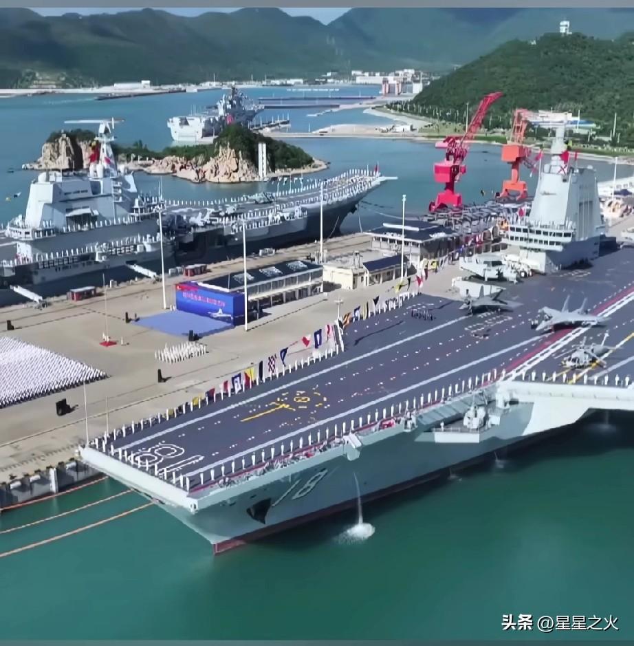 这下好了，不仅美军惊呆了，全网的粉丝也惊呆了，福建舰竟然，以前航母用滑跃起飞